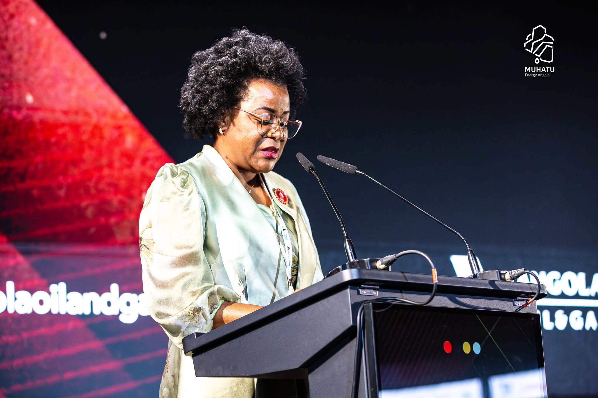 No último dia da Angola Oil & Gas Conference & Exhibition 2026, a Muhatu Energy Angola apoiou a sessão “Liderança em Destaque: Redefinindo o Alto Desempenho numa Nova Era”